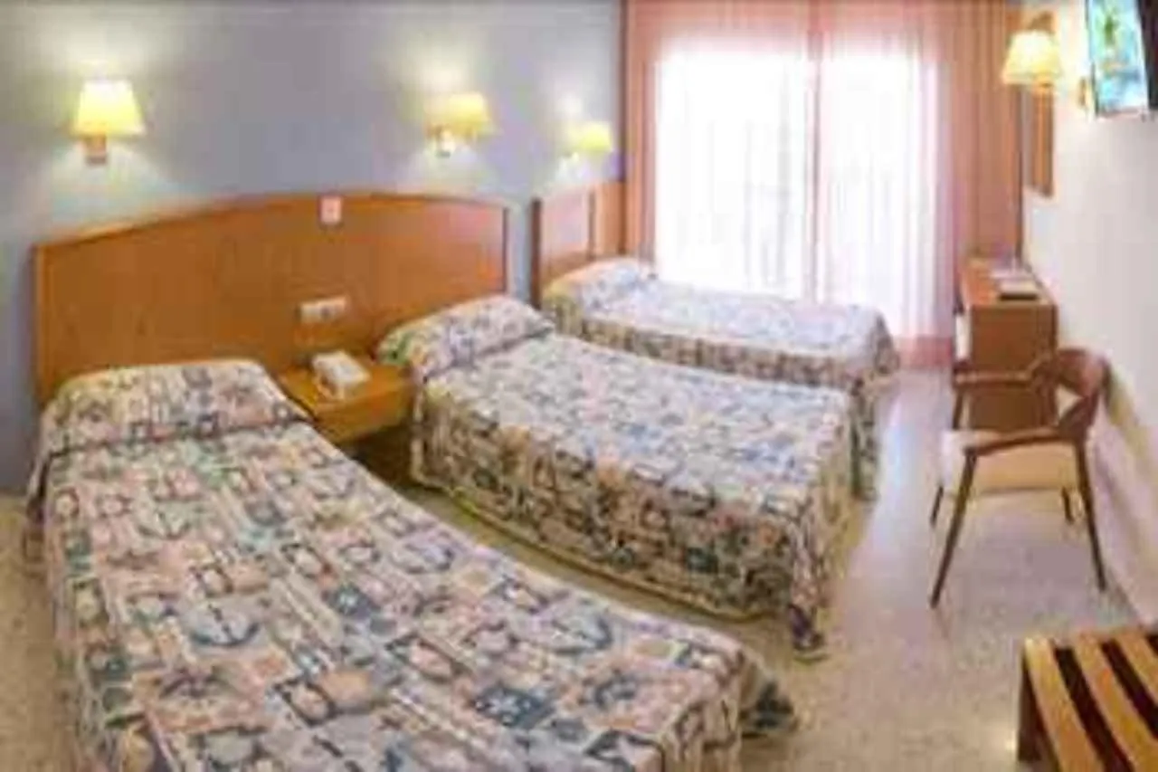 호텔 Oasis Park Junior Suites 료렛 드 마르